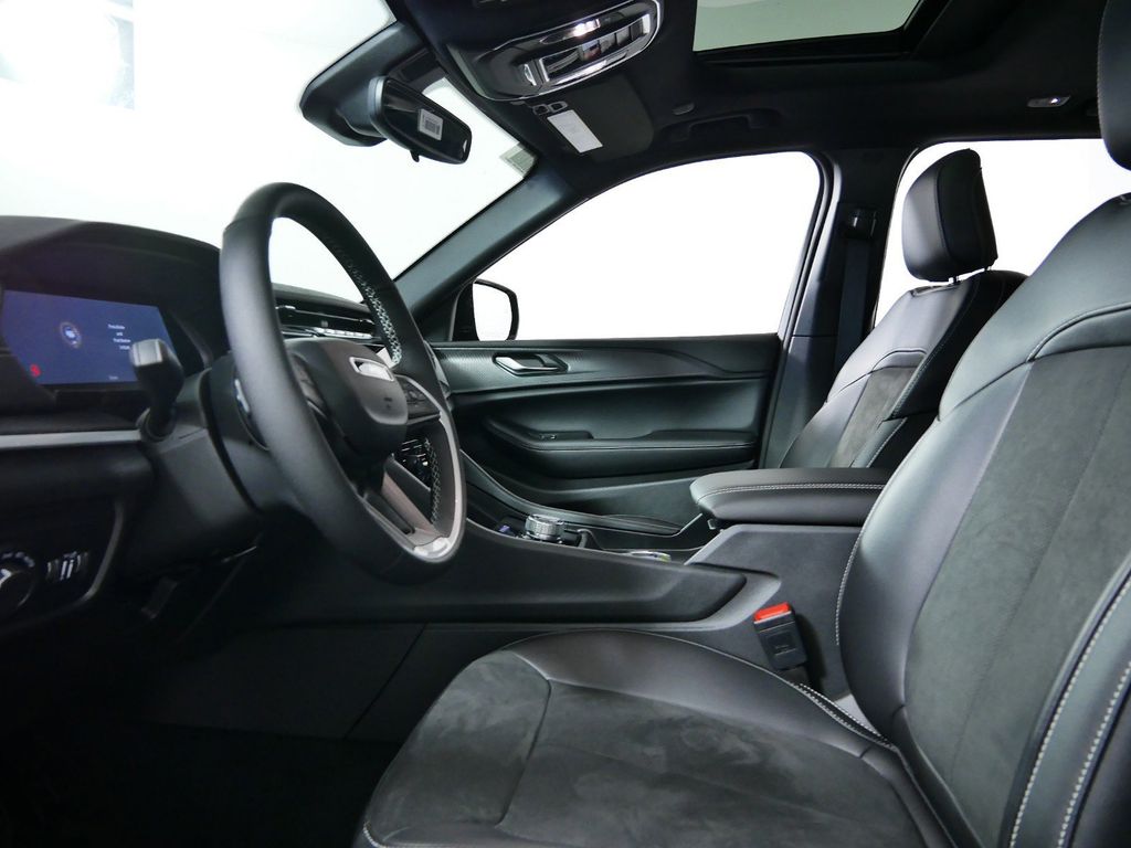 Thumbnail: 2024 Jeep Grand Cherokee - 11
