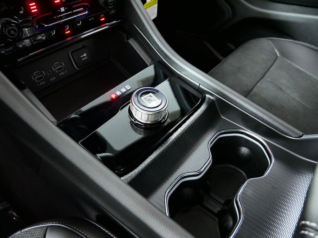 Thumbnail: 2024 Jeep Grand Cherokee - 14