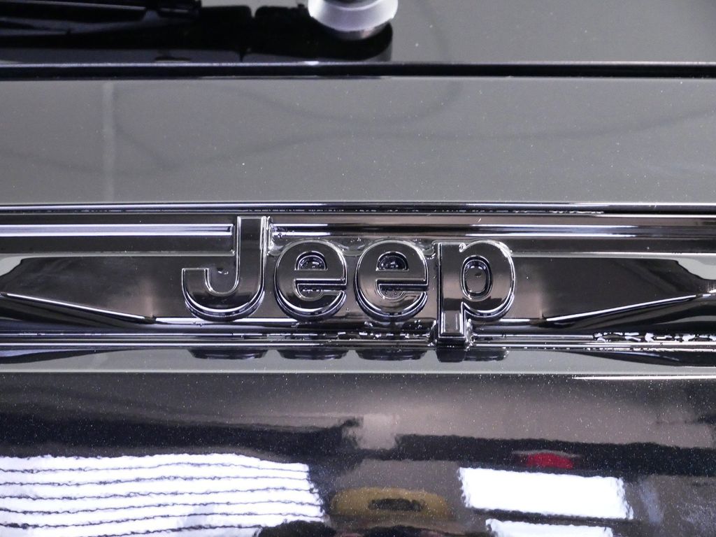 Thumbnail: 2024 Jeep Grand Cherokee - 7