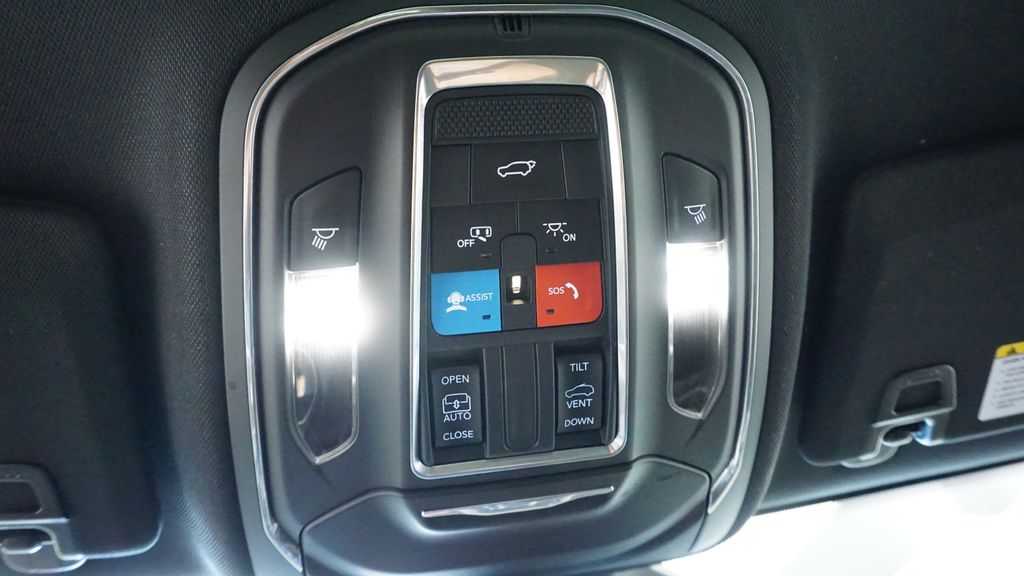 Thumbnail: 2023 Jeep Grand Cherokee - 35