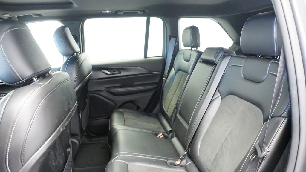 Thumbnail: 2023 Jeep Grand Cherokee - 24