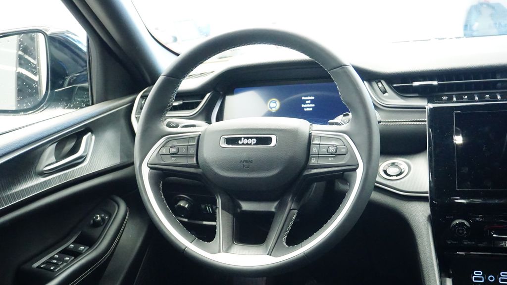 Thumbnail: 2023 Jeep Grand Cherokee - 10