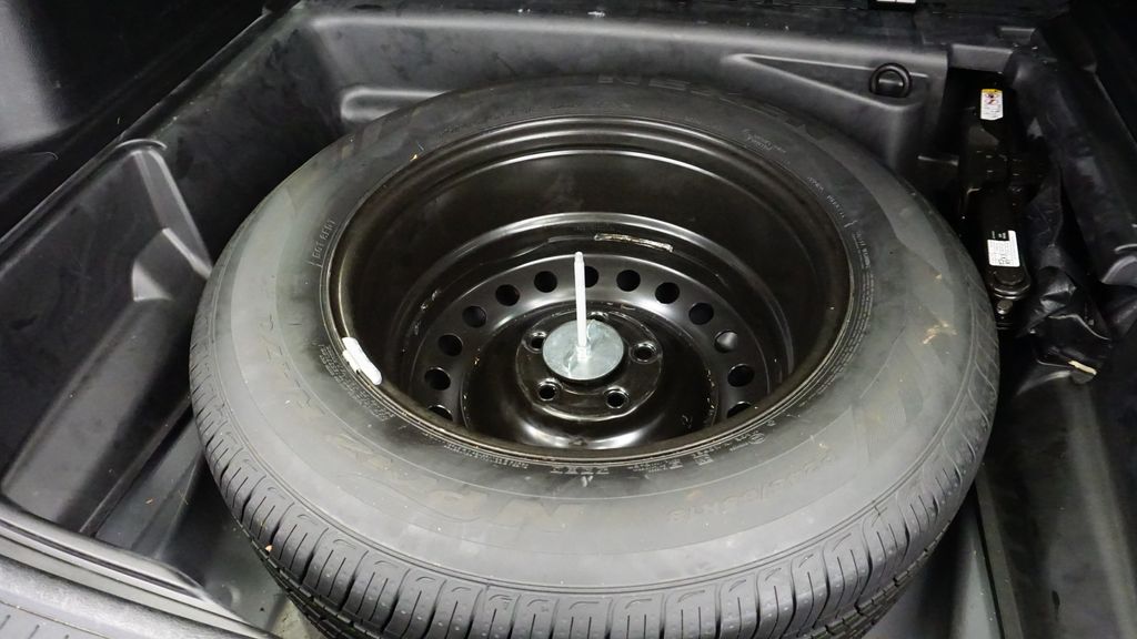 Thumbnail: 2023 Jeep Grand Cherokee - 9