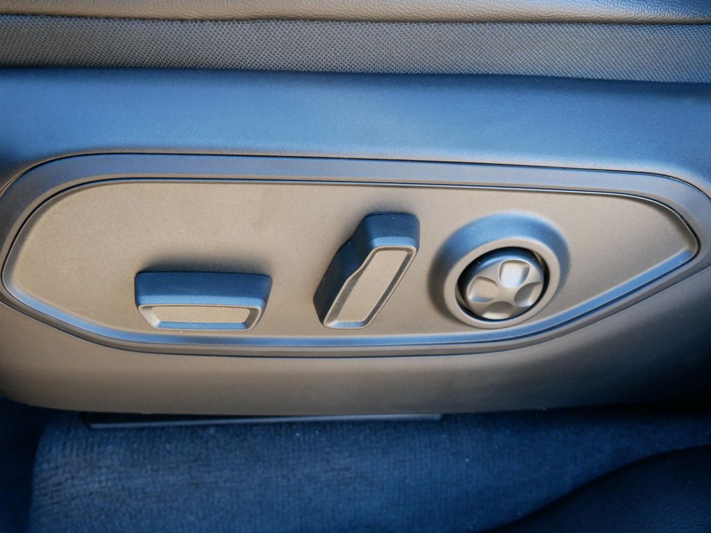 Thumbnail: 2025 Jeep Grand Cherokee - 35