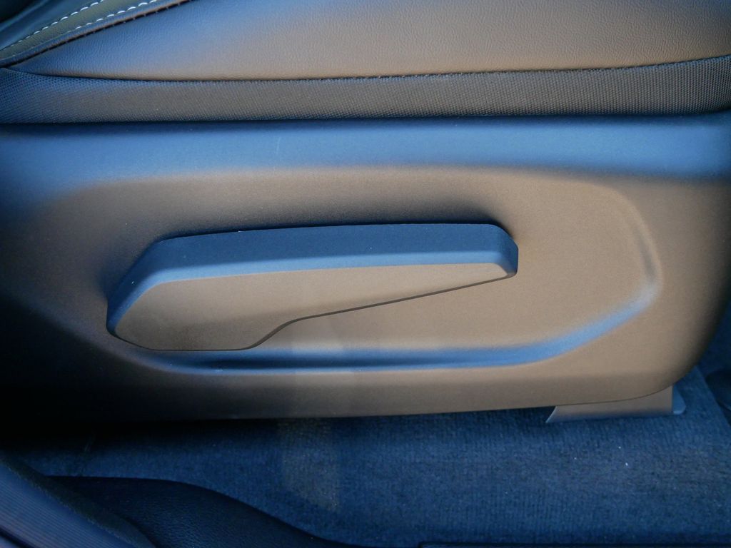 Thumbnail: 2025 Jeep Grand Cherokee - 25