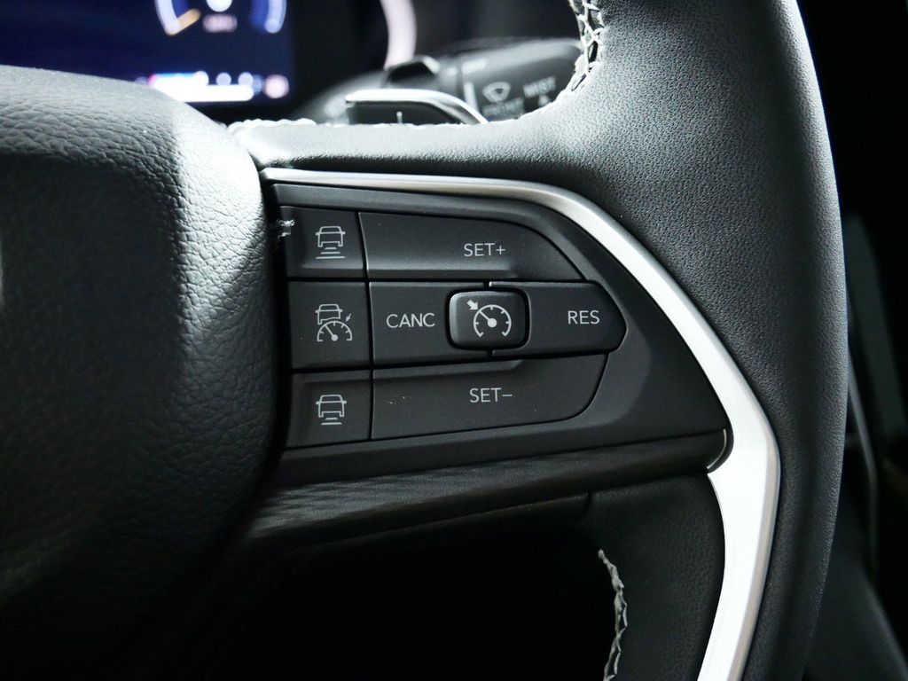 Thumbnail: 2024 Jeep Grand Cherokee - 38