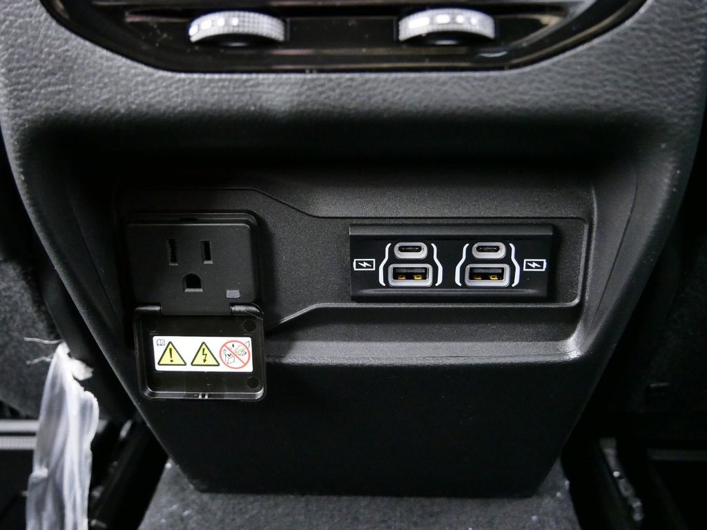 Thumbnail: 2024 Jeep Grand Cherokee - 31