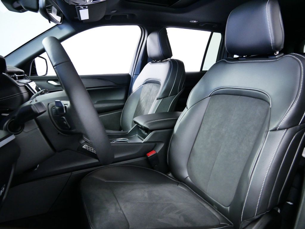 Thumbnail: 2024 Jeep Grand Cherokee - 33