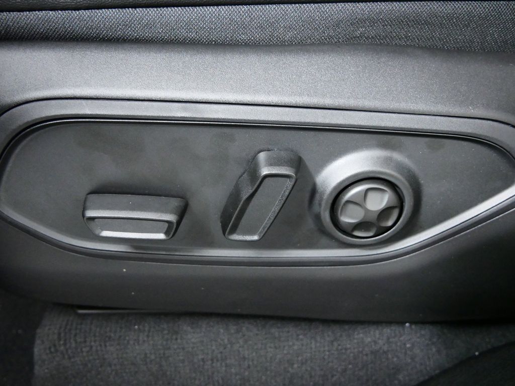 Thumbnail: 2024 Jeep Grand Cherokee - 35