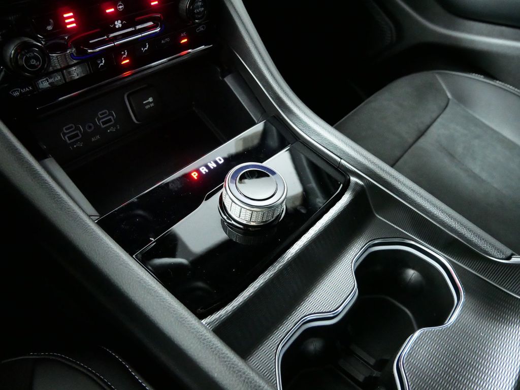Thumbnail: 2024 Jeep Grand Cherokee - 13