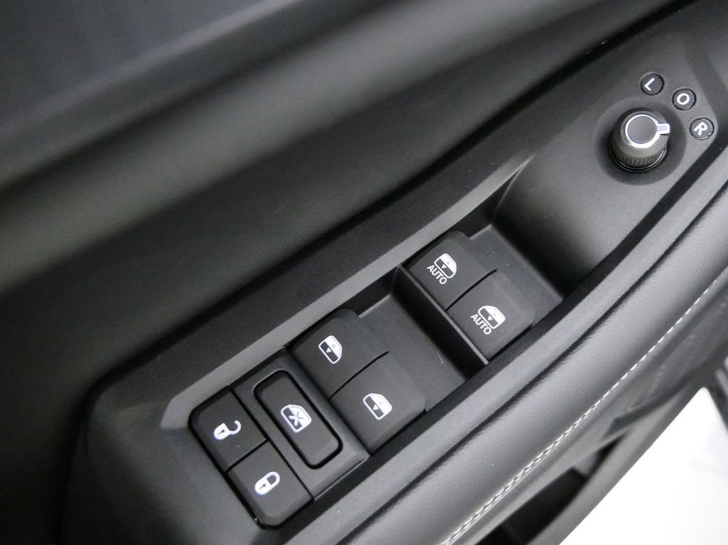 Thumbnail: 2024 Jeep Grand Cherokee - 33
