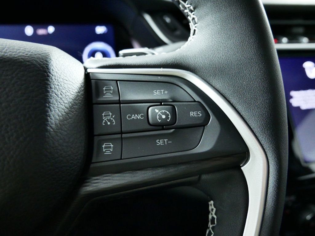 Thumbnail: 2024 Jeep Grand Cherokee - 38