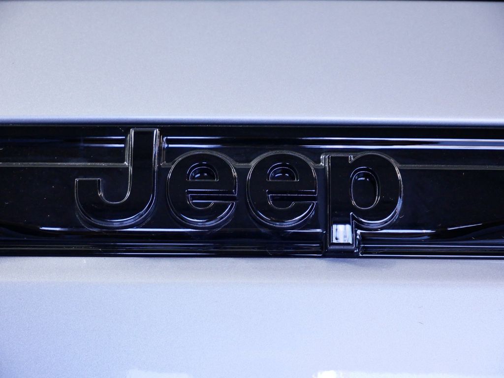 Thumbnail: 2024 Jeep Grand Cherokee - 7
