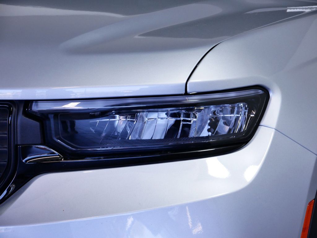 Thumbnail: 2024 Jeep Grand Cherokee - 25