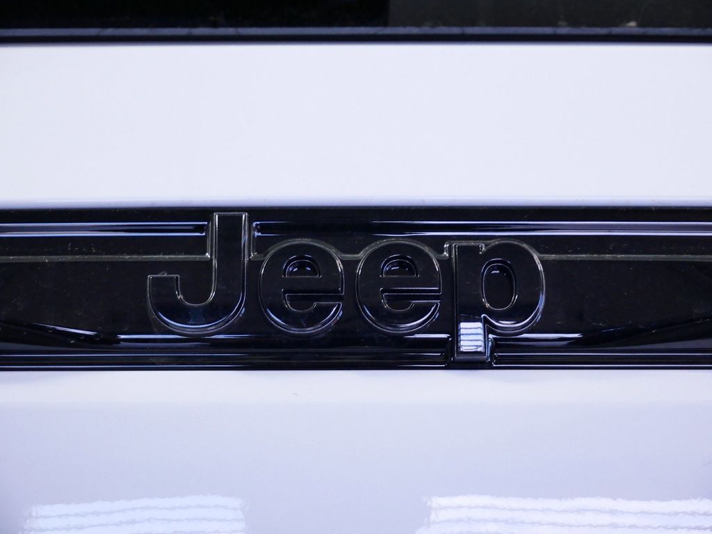 Thumbnail: 2024 Jeep Grand Cherokee - 7