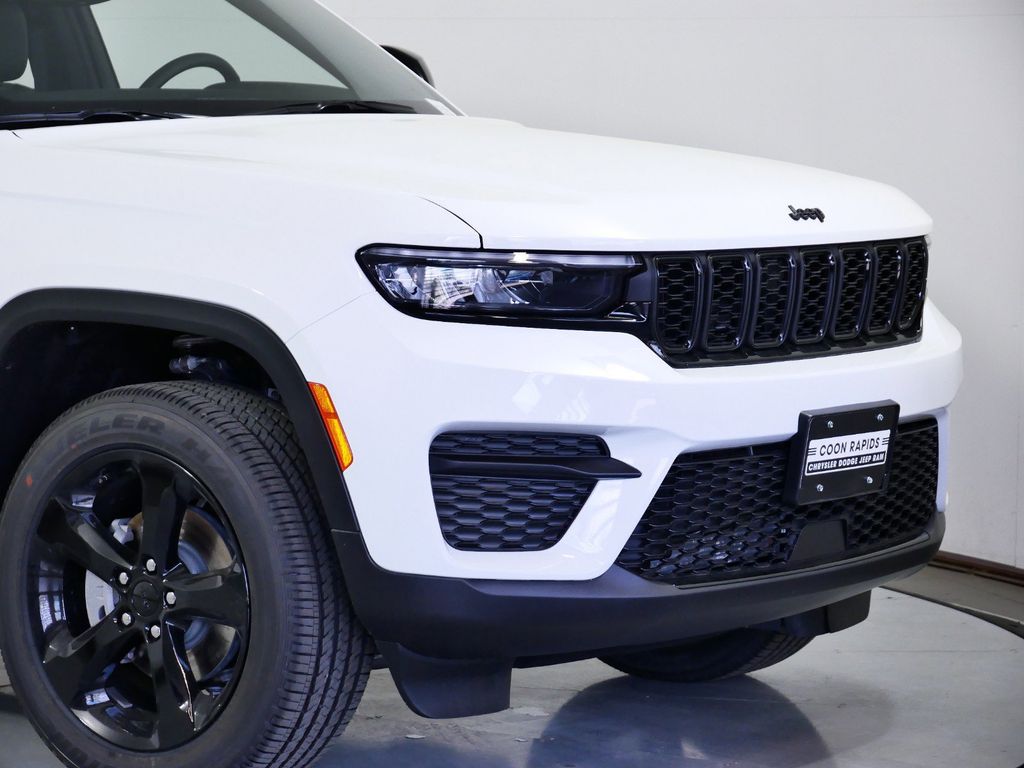 Thumbnail: 2024 Jeep Grand Cherokee - 19