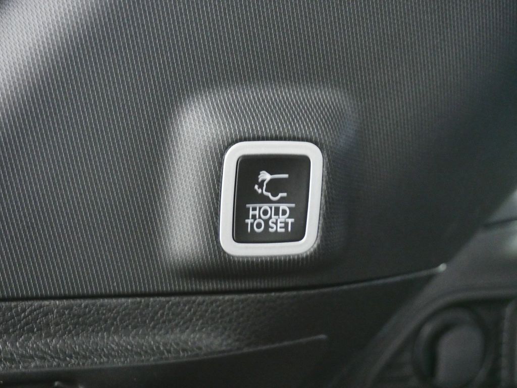 Thumbnail: 2024 Jeep Grand Cherokee - 31
