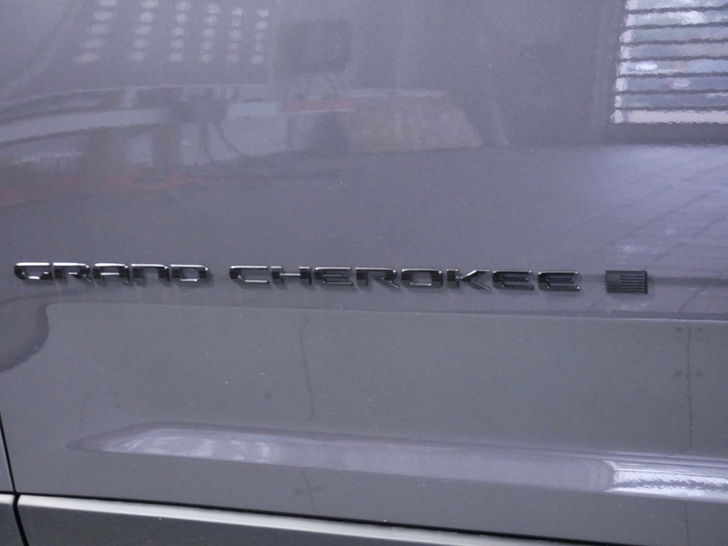 Thumbnail: 2024 Jeep Grand Cherokee - 23