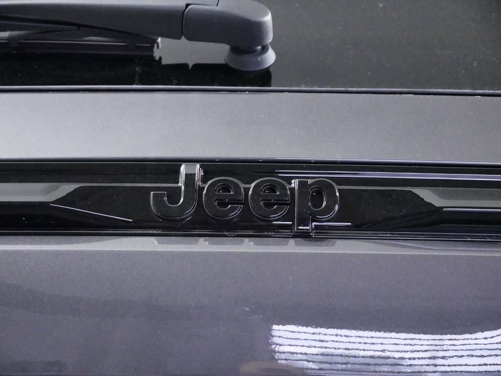 Thumbnail: 2024 Jeep Grand Cherokee - 7