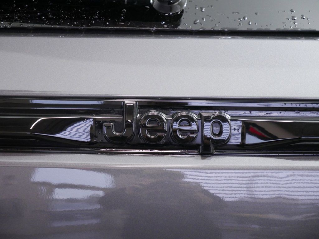 Thumbnail: 2024 Jeep Grand Cherokee - 7
