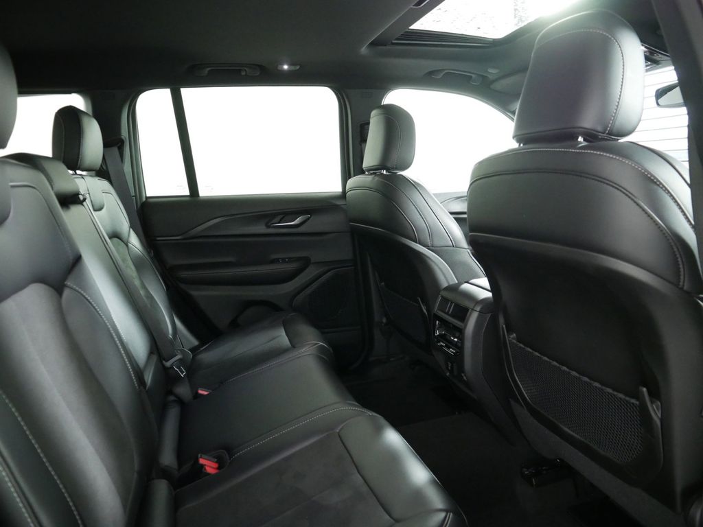 Thumbnail: 2024 Jeep Grand Cherokee - 12