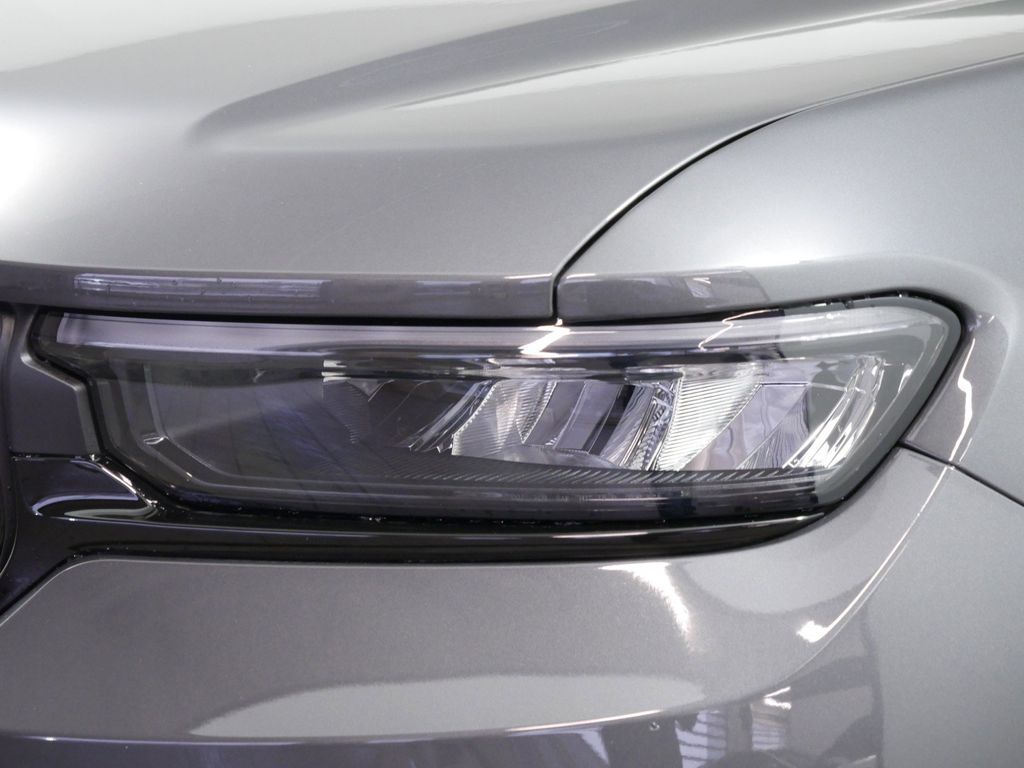 Thumbnail: 2024 Jeep Grand Cherokee - 25