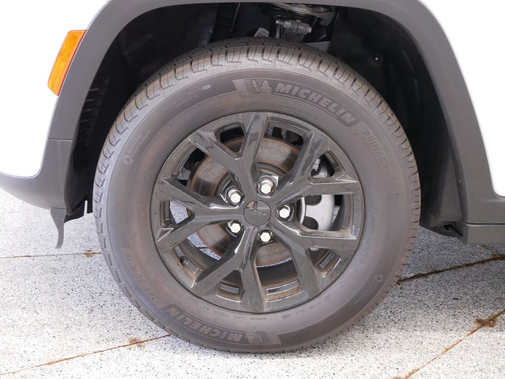 Thumbnail: 2026 Jeep Grand Cherokee - 7