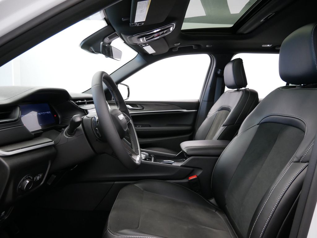 Thumbnail: 2026 Jeep Grand Cherokee - 9