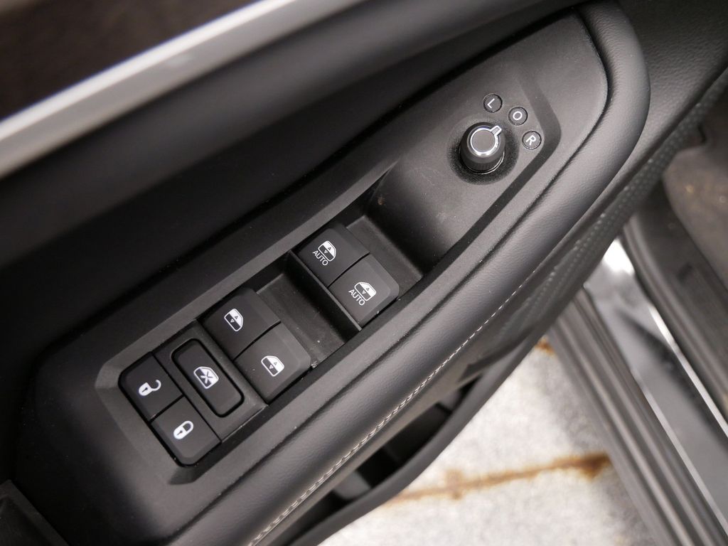 Thumbnail: 2026 Jeep Grand Cherokee - 18