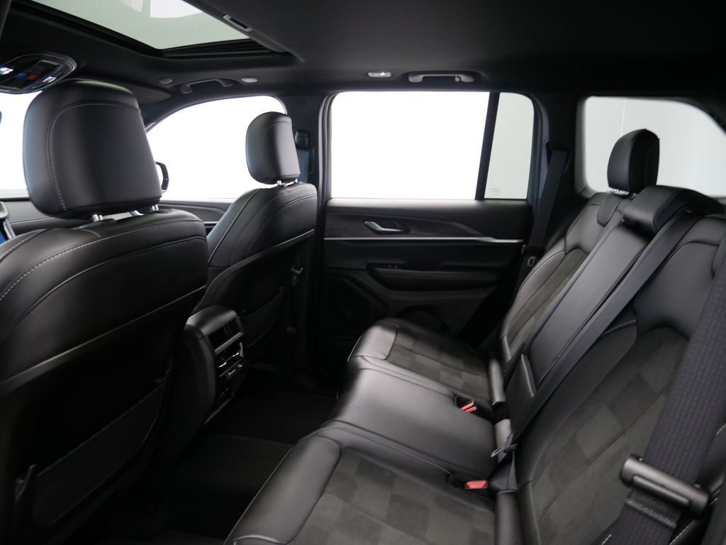 Thumbnail: 2026 Jeep Grand Cherokee - 10