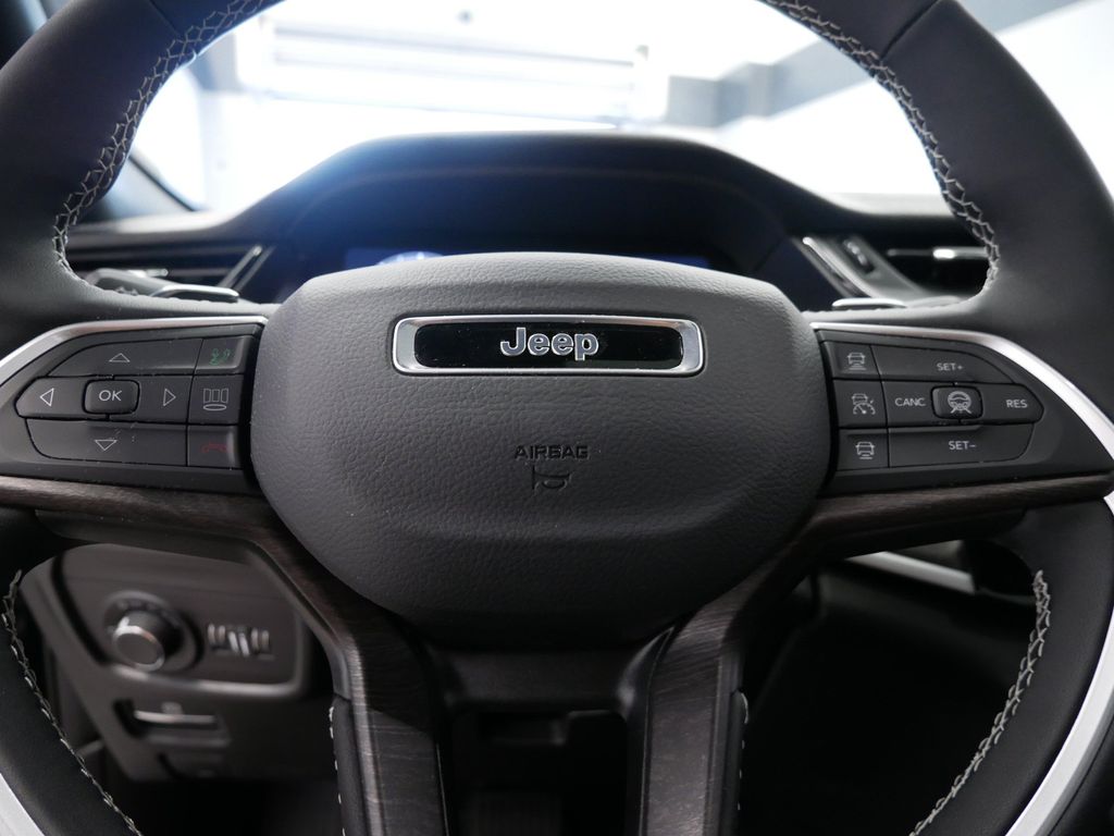 Thumbnail: 2026 Jeep Grand Cherokee - 22