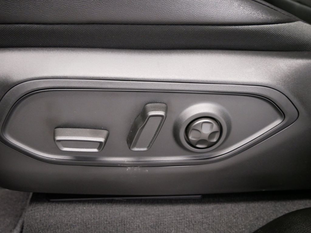 Thumbnail: 2026 Jeep Grand Cherokee - 21