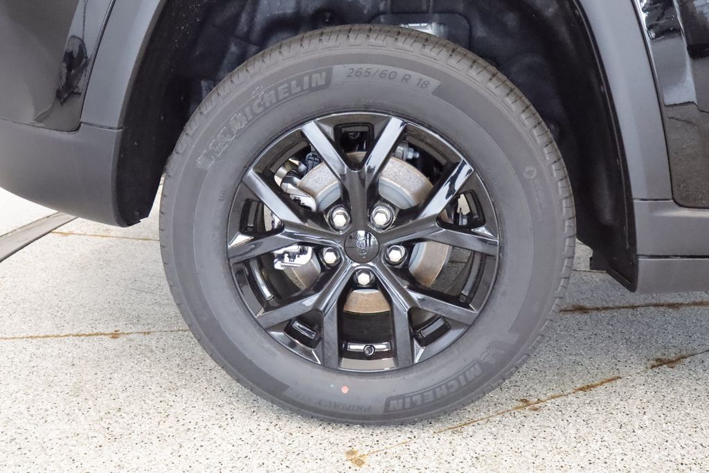 Thumbnail: 2026 Jeep Grand Cherokee - 8