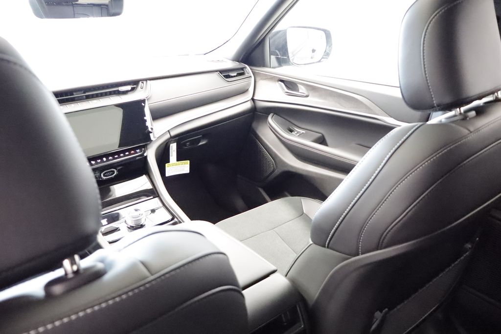 Thumbnail: 2026 Jeep Grand Cherokee - 9
