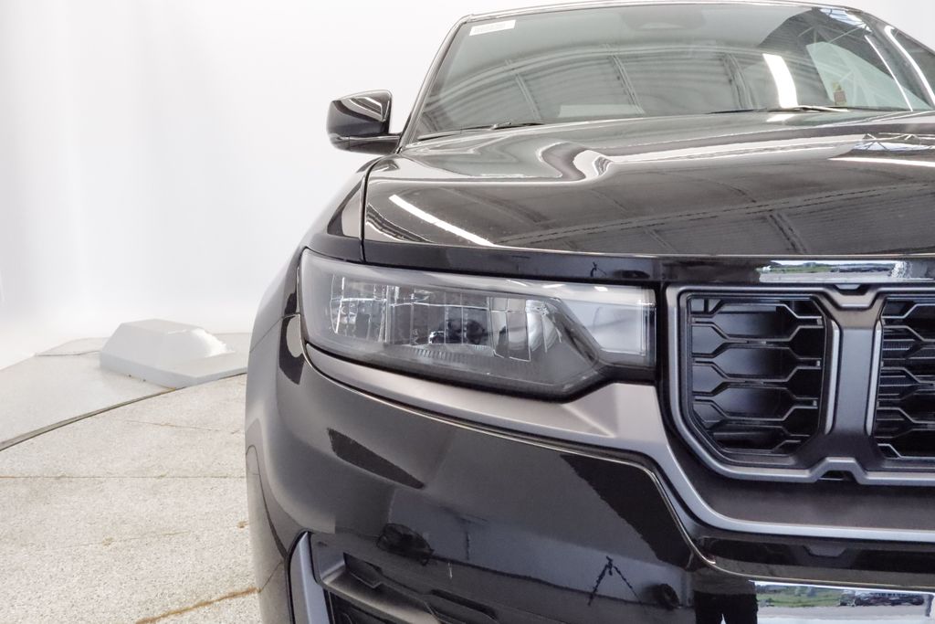 Thumbnail: 2026 Jeep Grand Cherokee - 17