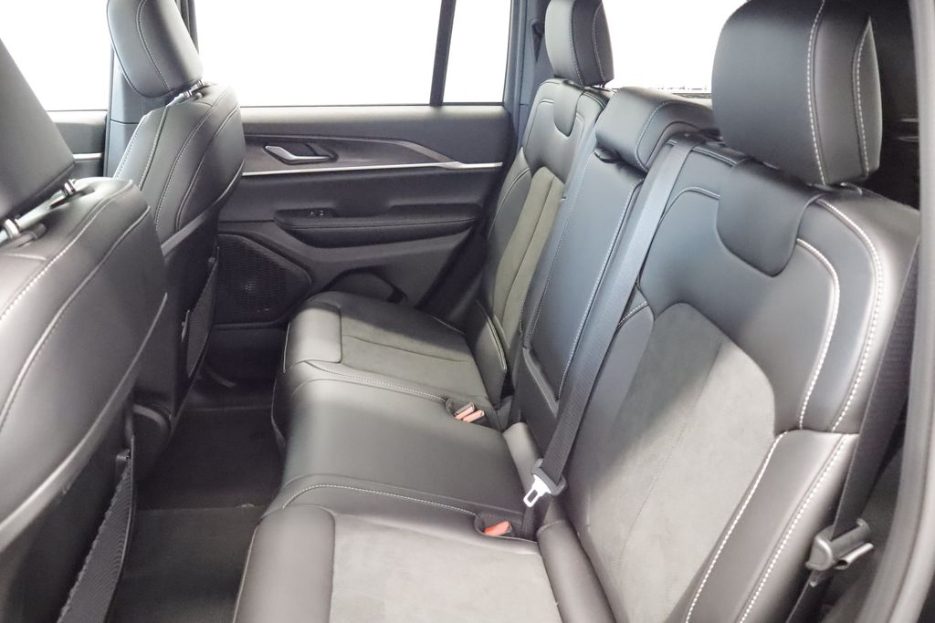 Thumbnail: 2026 Jeep Grand Cherokee - 11