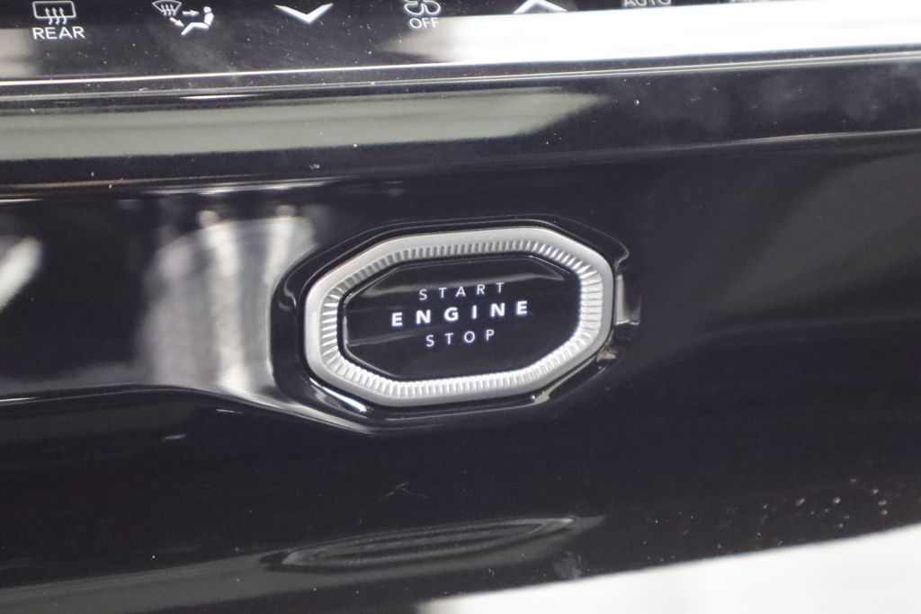Thumbnail: 2026 Jeep Grand Cherokee - 23