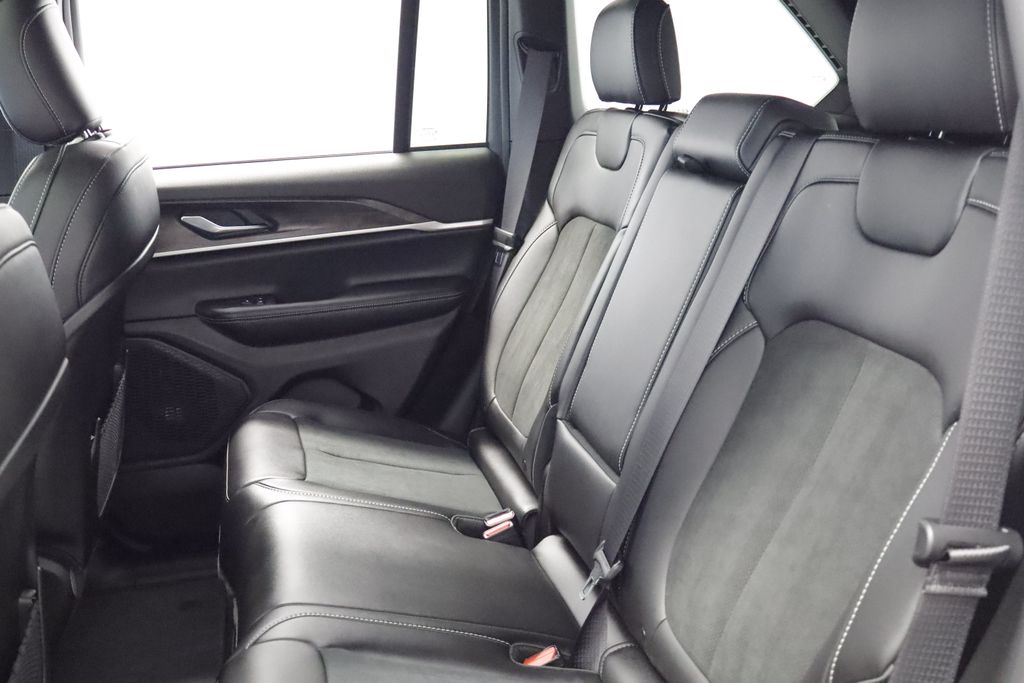 Thumbnail: 2026 Jeep Grand Cherokee - 23