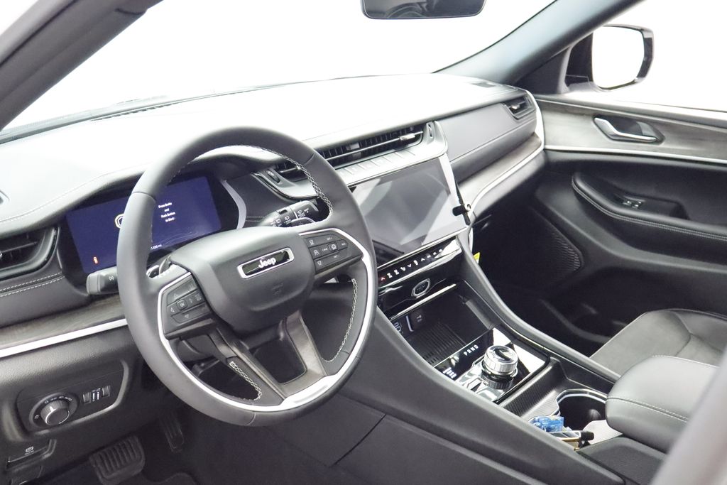 Thumbnail: 2026 Jeep Grand Cherokee - 12