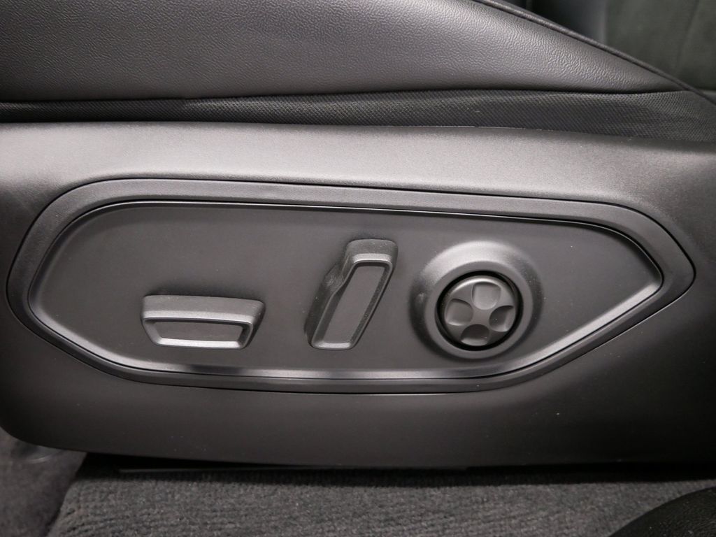 Thumbnail: 2026 Jeep Grand Cherokee - 21