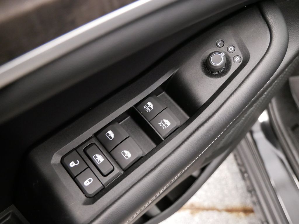 Thumbnail: 2026 Jeep Grand Cherokee - 19