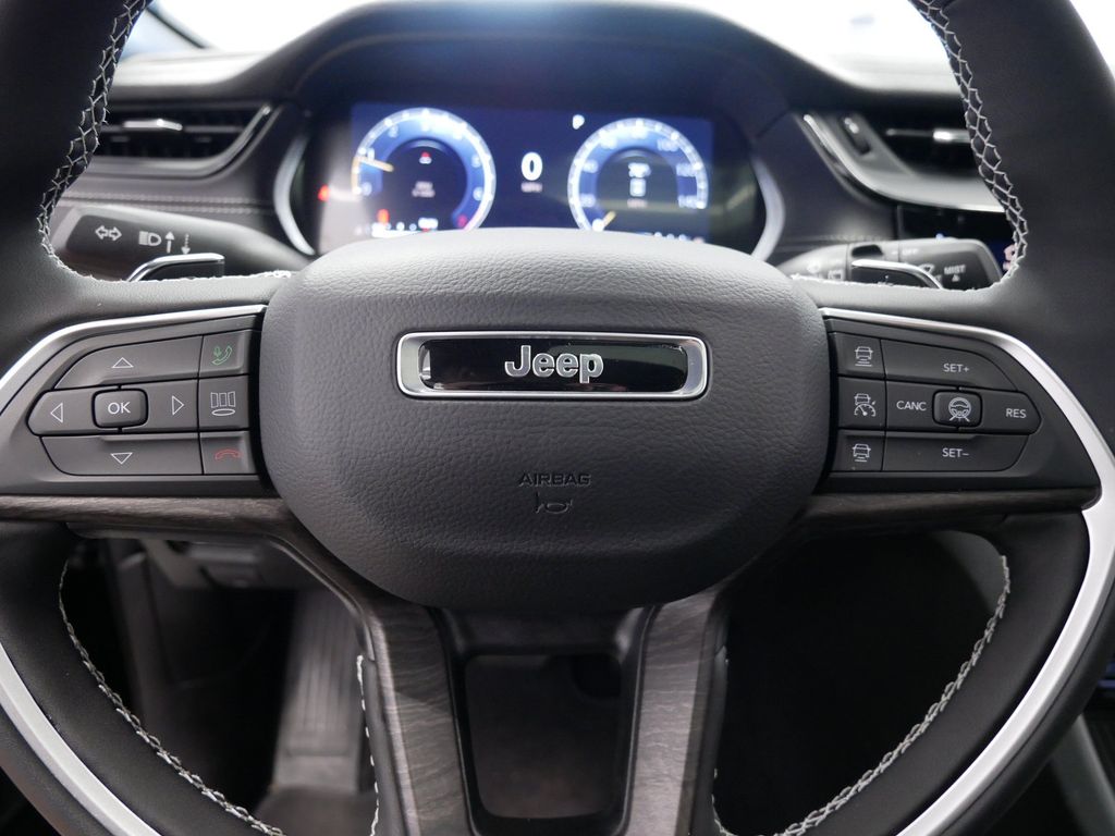 Thumbnail: 2026 Jeep Grand Cherokee - 22