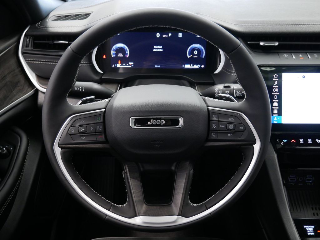 Thumbnail: 2026 Jeep Grand Cherokee - 8