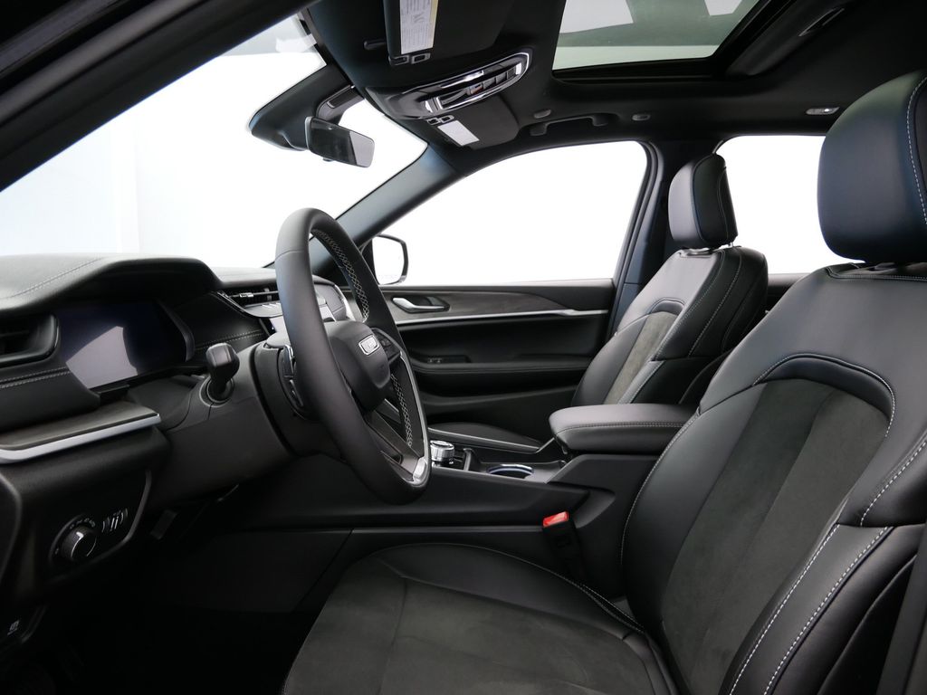 Thumbnail: 2026 Jeep Grand Cherokee - 9