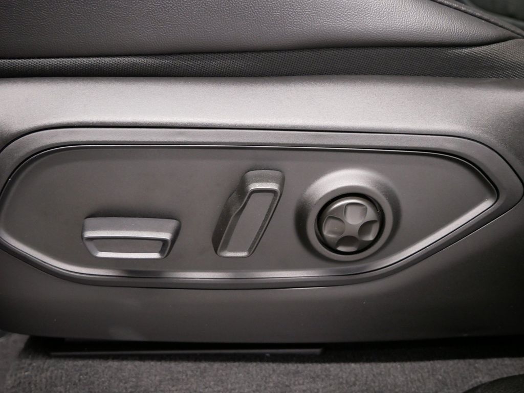 Thumbnail: 2026 Jeep Grand Cherokee - 22