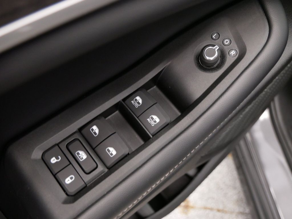 Thumbnail: 2026 Jeep Grand Cherokee - 20
