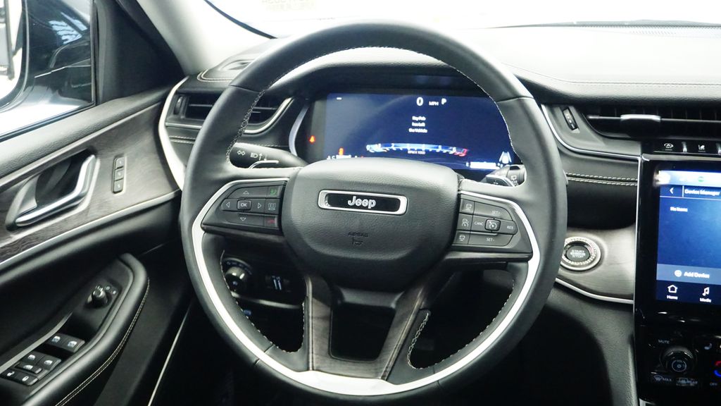 Thumbnail: 2023 Jeep Grand Cherokee - 9