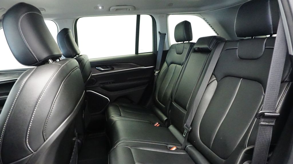 Thumbnail: 2023 Jeep Grand Cherokee - 25