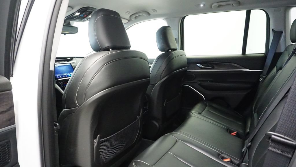 Thumbnail: 2023 Jeep Grand Cherokee - 11