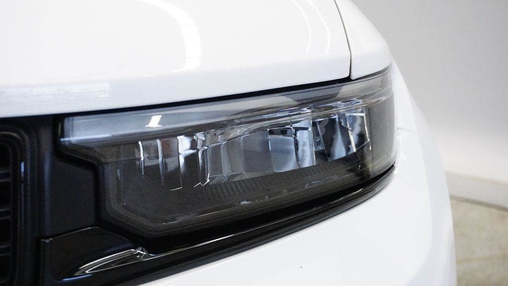 Thumbnail: 2023 Jeep Grand Cherokee - 19